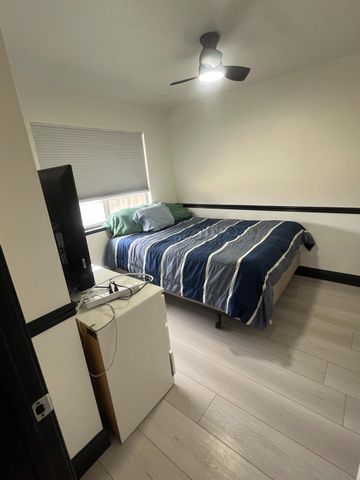 365 Diane Ct, Manteca, CA 95336