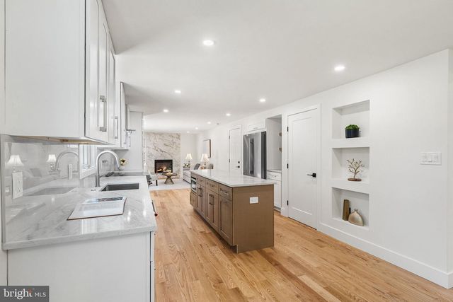2851 EDGELEA RD, Vienna, VA 22181