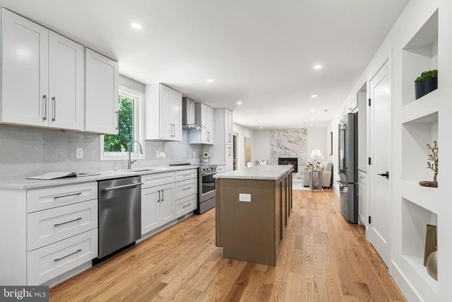 2851 EDGELEA RD, Vienna, VA 22181