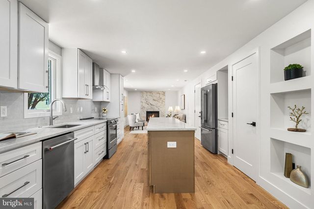 2851 EDGELEA RD, Vienna, VA 22181