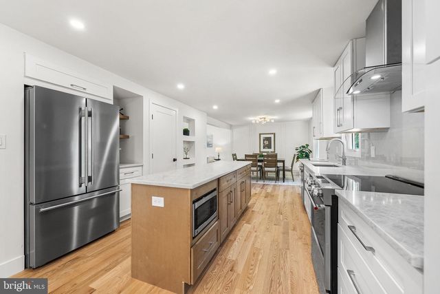 2851 EDGELEA RD, Vienna, VA 22181