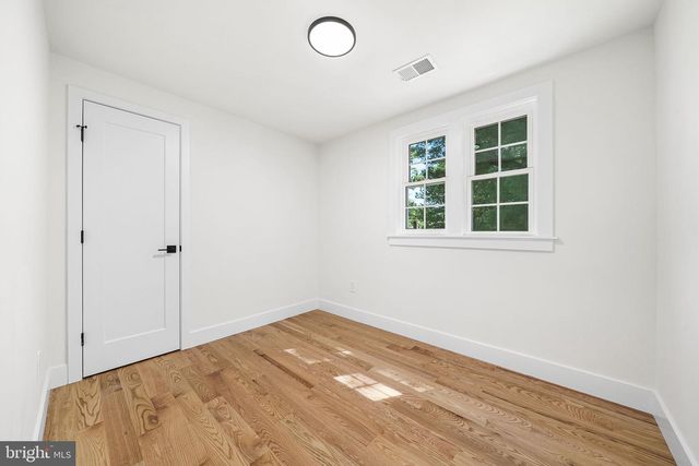2851 EDGELEA RD, Vienna, VA 22181