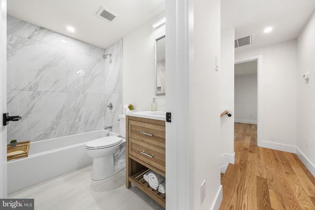 2851 EDGELEA RD, Vienna, VA 22181