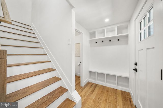 2851 EDGELEA RD, Vienna, VA 22181