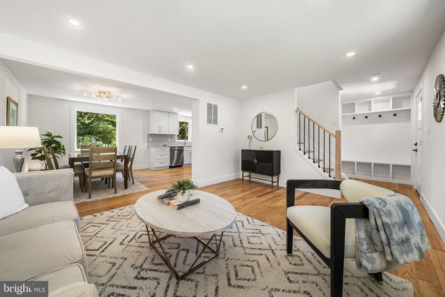 2851 EDGELEA RD, Vienna, VA 22181