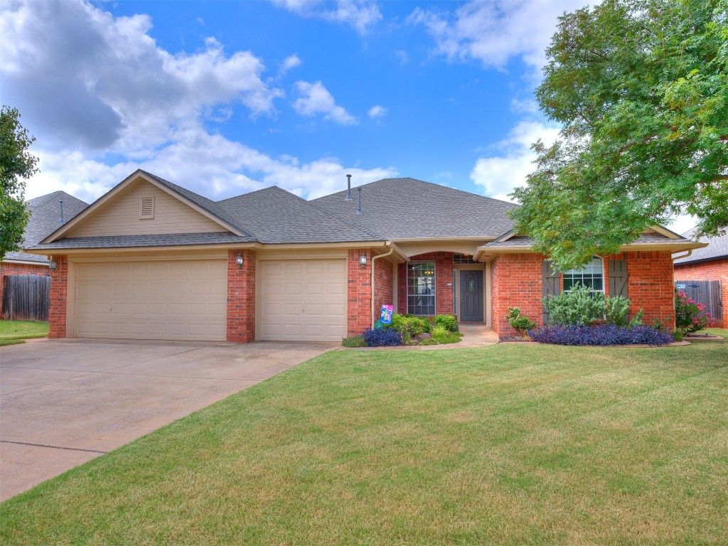 1833 Lariat Trail, Edmond, OK 73012