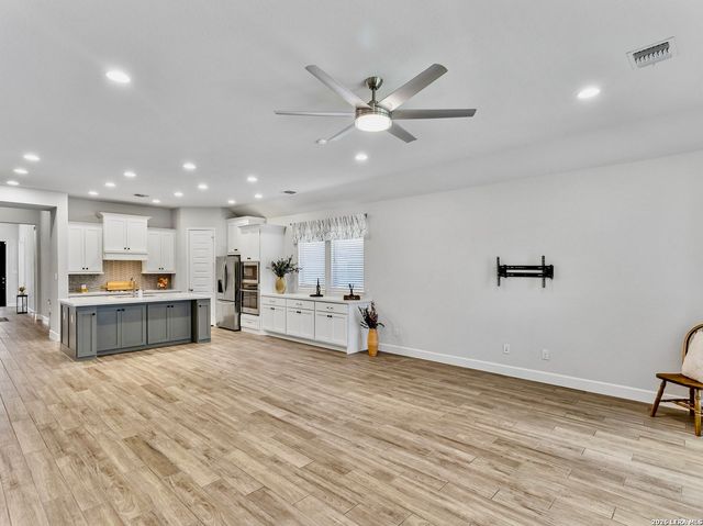2043 Dalhart, San Antonio, TX 78253