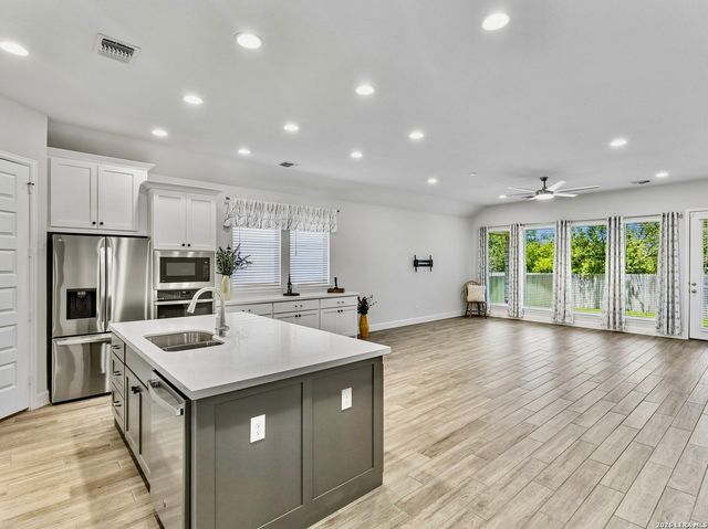 2043 Dalhart, San Antonio, TX 78253