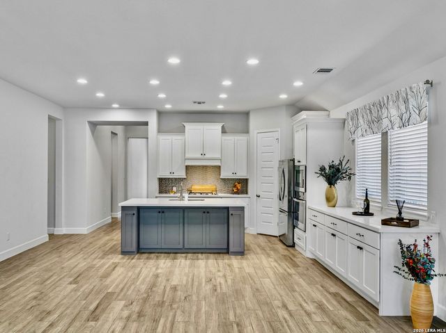 2043 Dalhart, San Antonio, TX 78253
