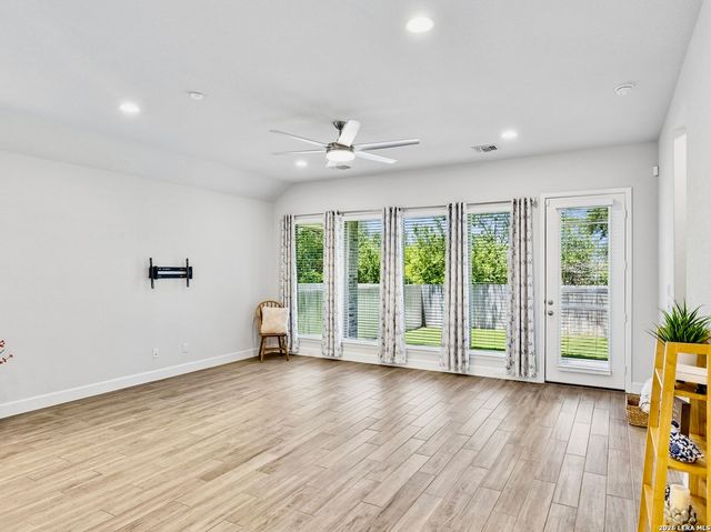 2043 Dalhart, San Antonio, TX 78253