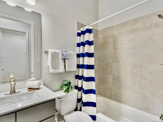 2043 Dalhart, San Antonio, TX 78253