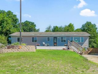 605 Central Avenue SW, Cambridge, MN 55008