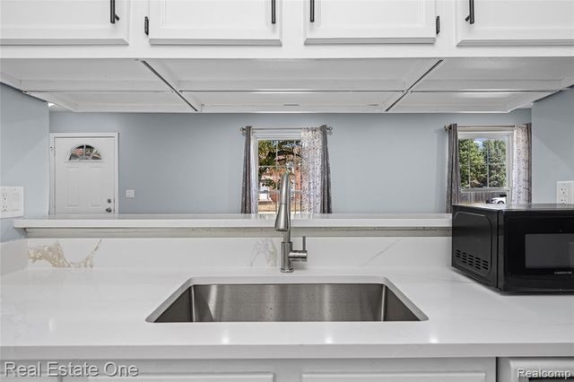 35367 Tall Oaks Drive, Sterling Heights, MI 48312
