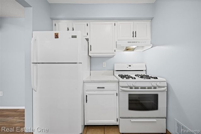 35367 Tall Oaks Drive, Sterling Heights, MI 48312