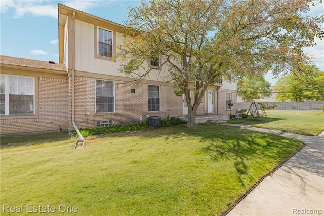 35367 Tall Oaks Drive, Sterling Heights, MI 48312