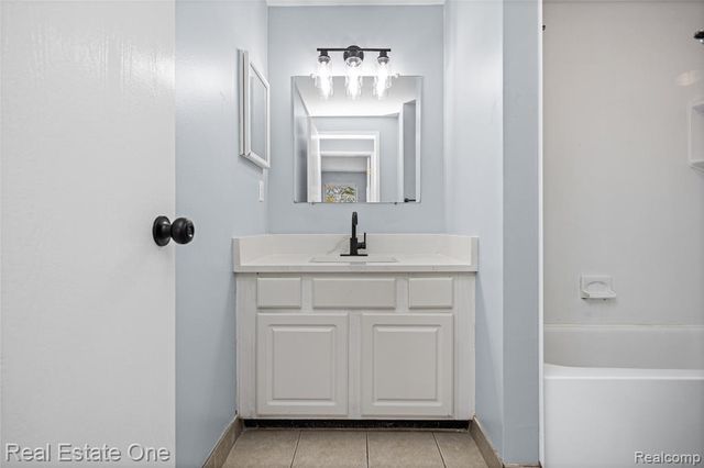 35367 Tall Oaks Drive, Sterling Heights, MI 48312