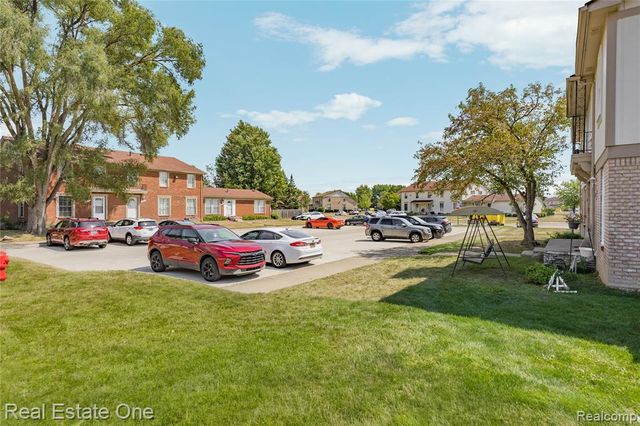 35367 Tall Oaks Drive, Sterling Heights, MI 48312