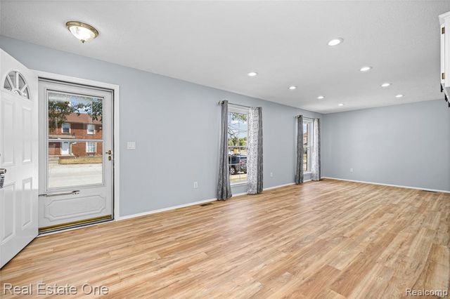 35367 Tall Oaks Drive, Sterling Heights, MI 48312