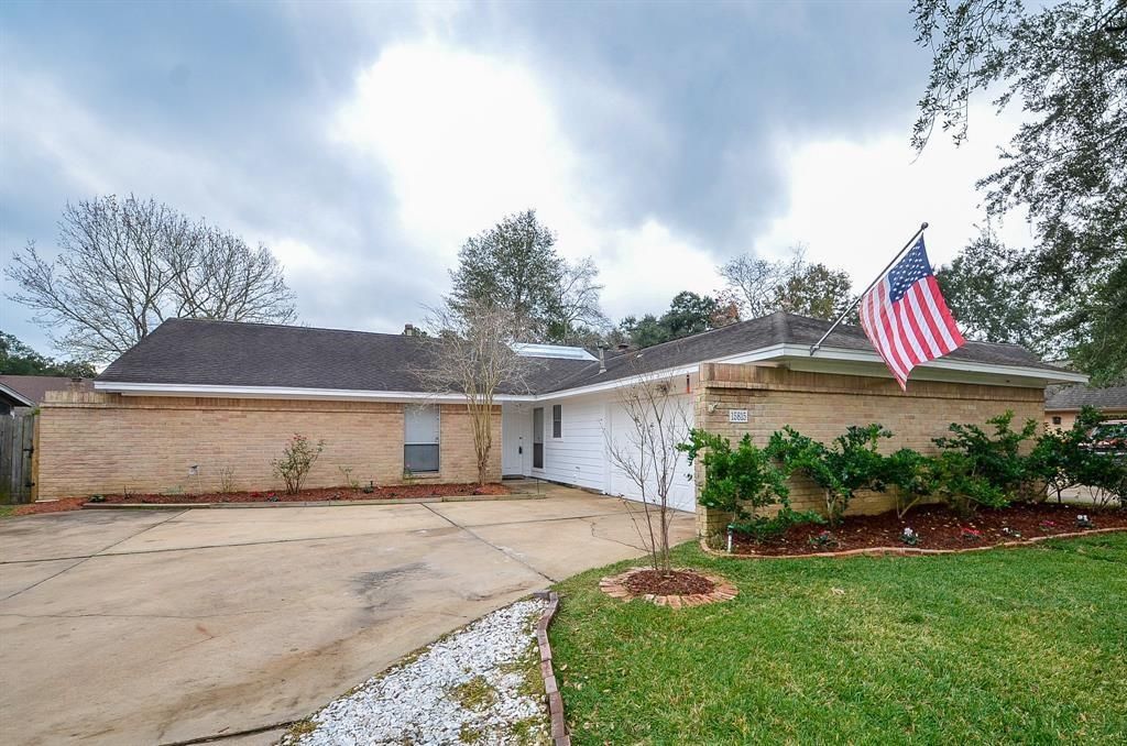 15815 Boulder Oaks Drive, Houston, TX 77084