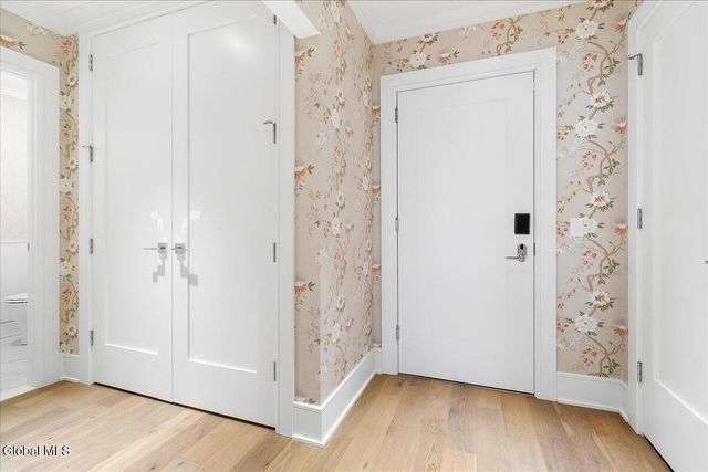 19 Washington Street 565, Saratoga Springs, Inside, NY 12866