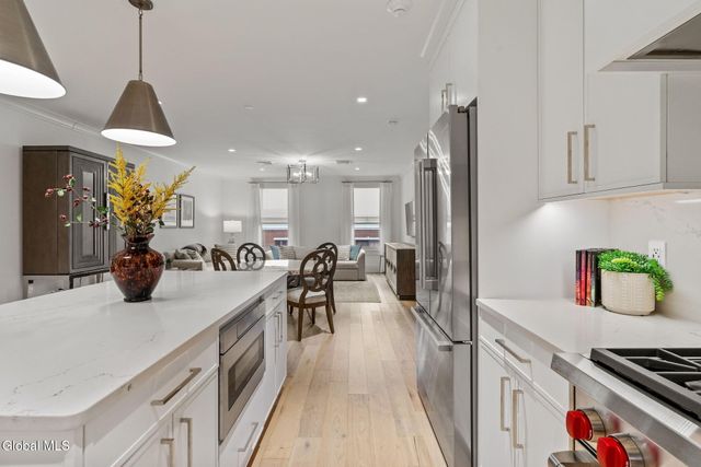 19 Washington Street 565, Saratoga Springs, Inside, NY 12866