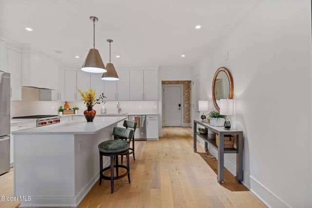 19 Washington Street 565, Saratoga Springs, Inside, NY 12866