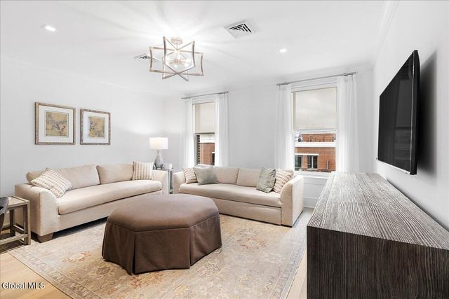 19 Washington Street 565, Saratoga Springs, Inside, NY 12866