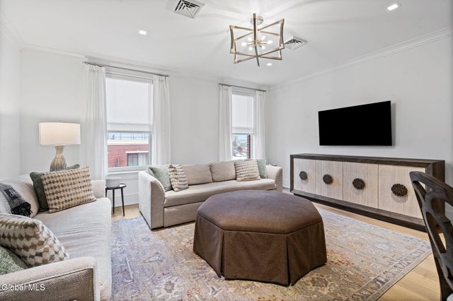 19 Washington Street 565, Saratoga Springs, Inside, NY 12866