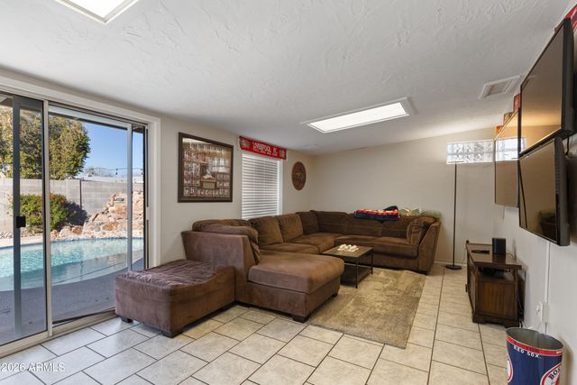 520 E WATSON Drive, Tempe, AZ 85283