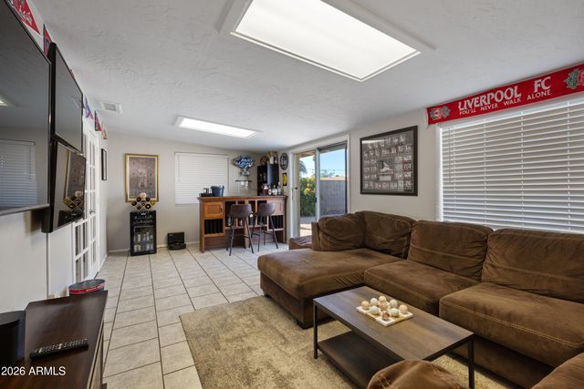 520 E WATSON Drive, Tempe, AZ 85283