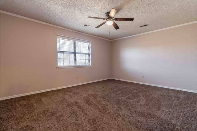 850 S Chateau Drive, Rogers, AR 72758