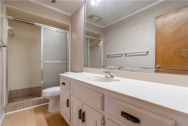 850 S Chateau Drive, Rogers, AR 72758