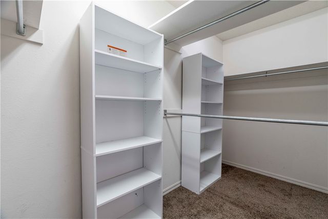 850 S Chateau Drive, Rogers, AR 72758