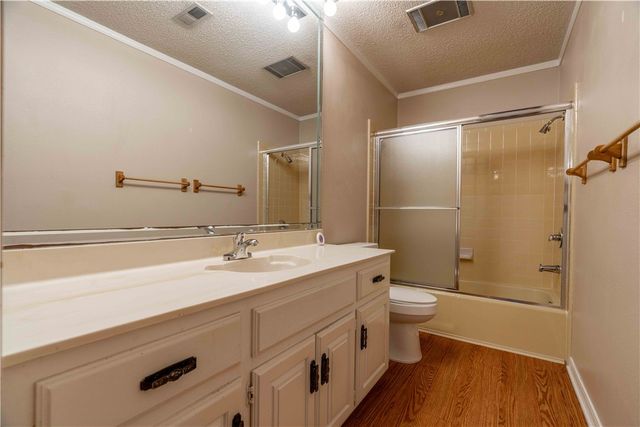 850 S Chateau Drive, Rogers, AR 72758