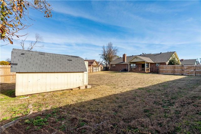 850 S Chateau Drive, Rogers, AR 72758