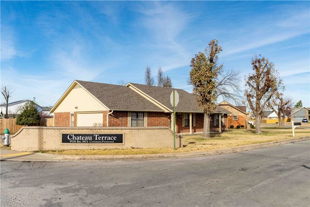 850 S Chateau Drive, Rogers, AR 72758