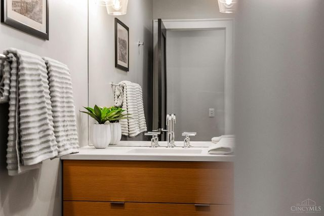 1432 Elm Street, Cincinnati, OH 45202