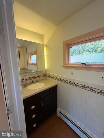 102 SCHOOL LN, Trenton, NJ 08618