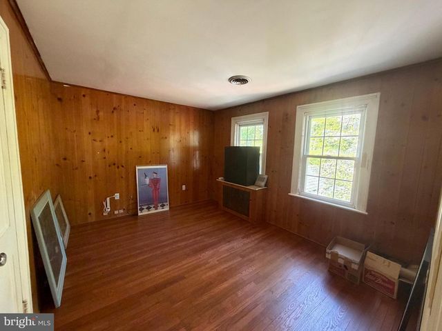 102 SCHOOL LN, Trenton, NJ 08618