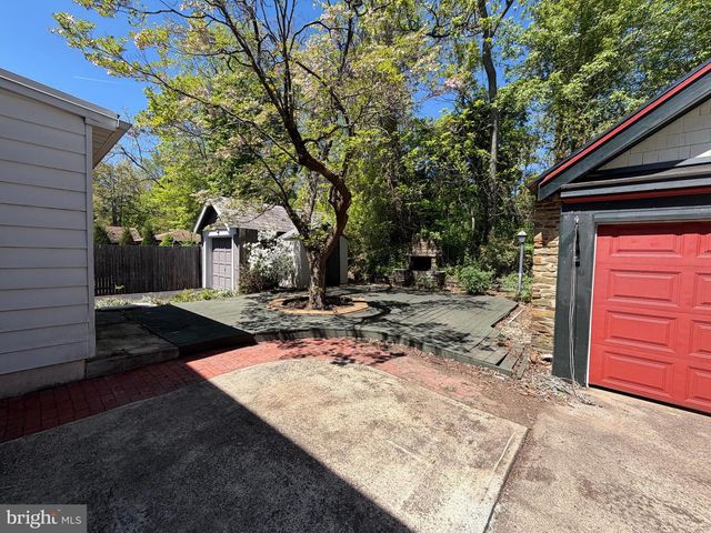 102 SCHOOL LN, Trenton, NJ 08618