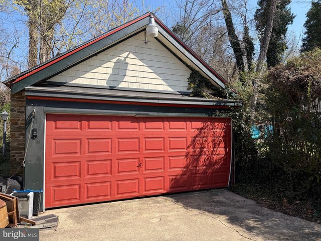 102 SCHOOL LN, Trenton, NJ 08618