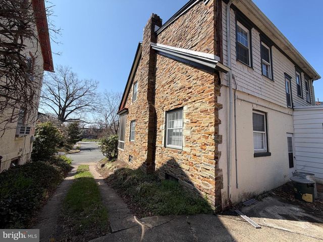 102 SCHOOL LN, Trenton, NJ 08618