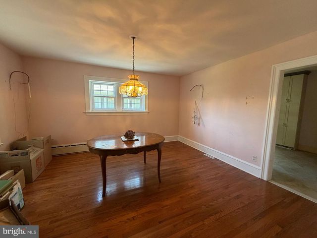 102 SCHOOL LN, Trenton, NJ 08618