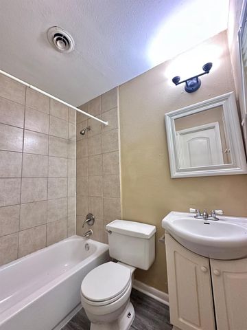 5830 Effingham Drive, Houston, TX 77035