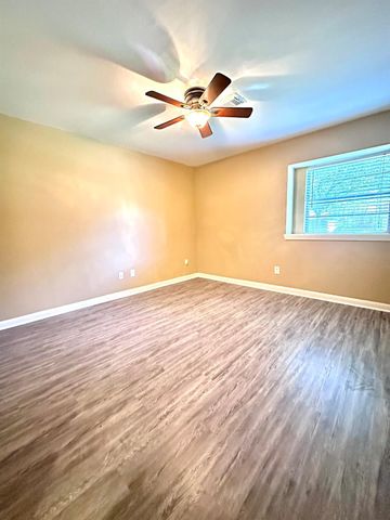 5830 Effingham Drive, Houston, TX 77035