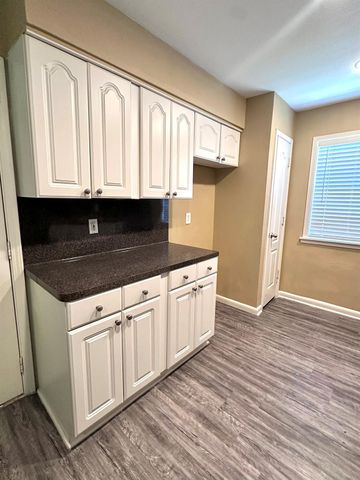 5830 Effingham Drive, Houston, TX 77035