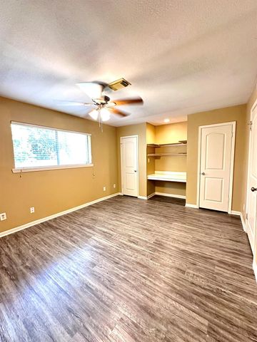 5830 Effingham Drive, Houston, TX 77035