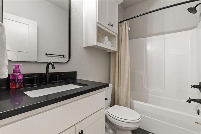 8031 La Croix Road, Decatur, AR 72722