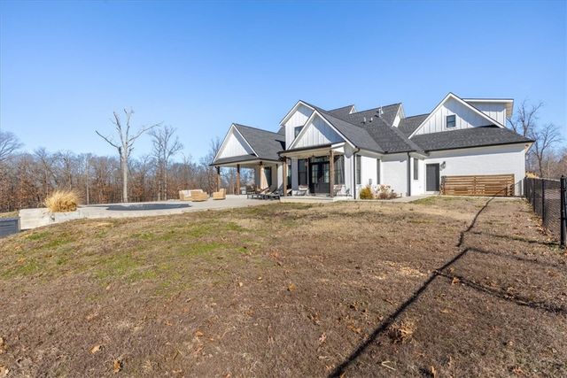 8031 La Croix Road, Decatur, AR 72722