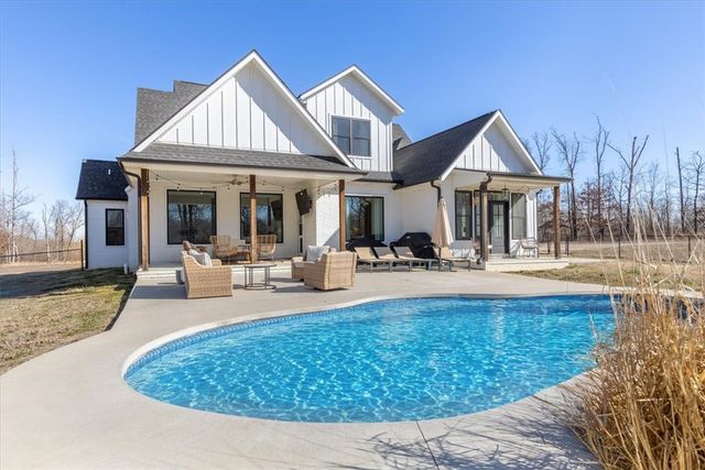 8031 La Croix Road, Decatur, AR 72722